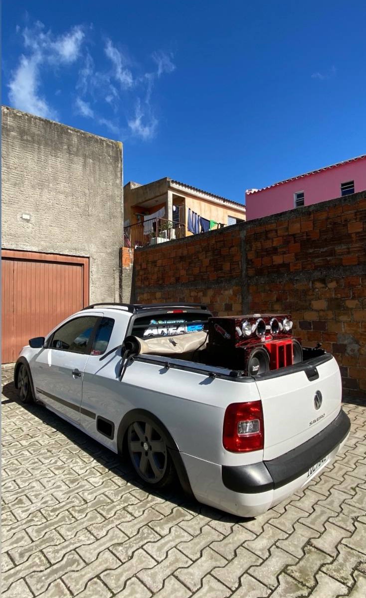 lukasmedeiros Cover
