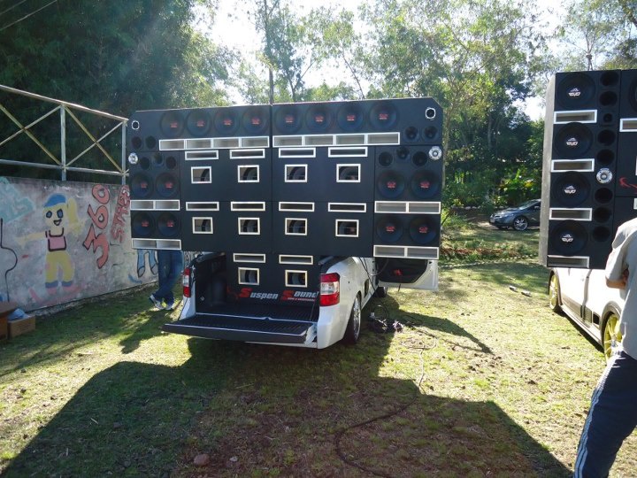 mikael melo branco Cover