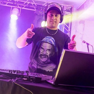 Dj Johnny Machado