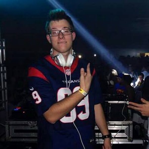 DJ Gabriel Seibel